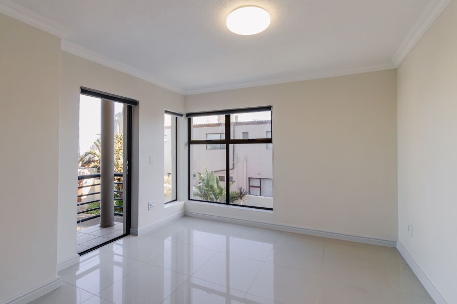 3 Bedroom Property for Sale in Bloubergrant Western Cape